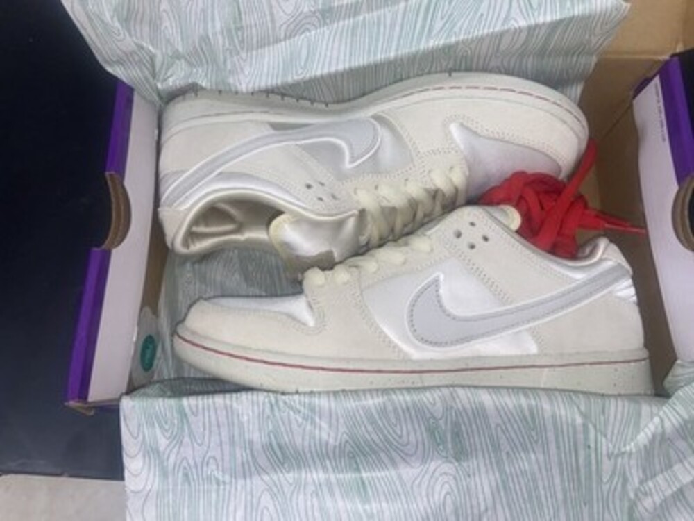 Nike SB Dunk Low PRM Women’s Size 8 FZ5654 100